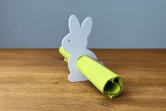 Osterhase als Serviettenhalterung